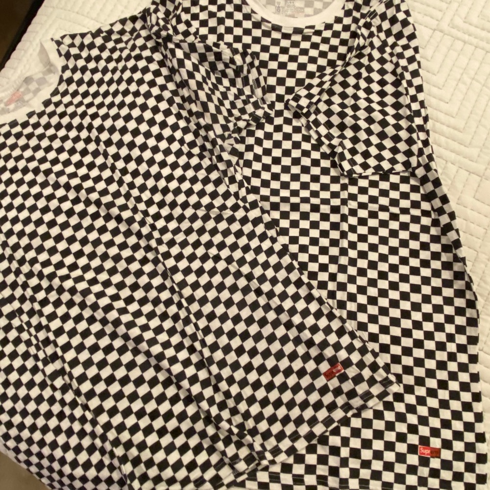 Lot of supreme x Hanes undershirt